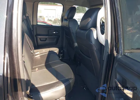 2017 Ram 1500 Night 4X4 6'4 Box z USA, uszkodzony, nr VIN 1C6RR7HT3HS705791